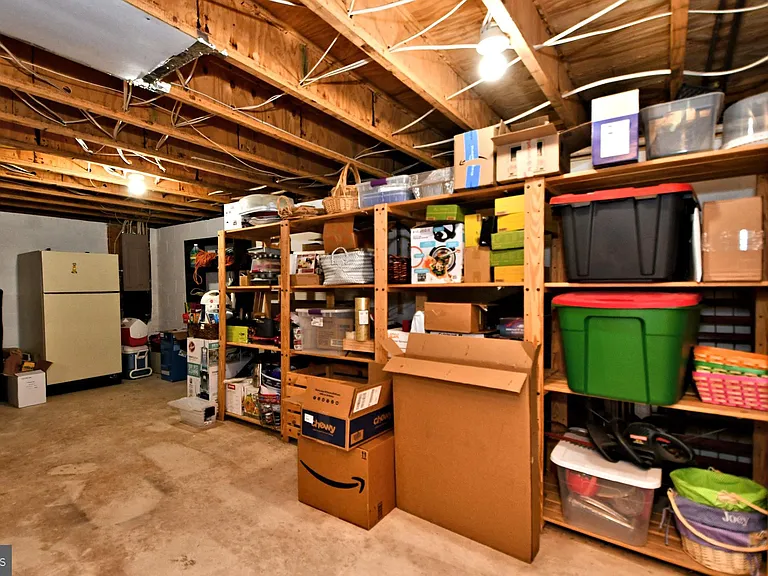 800 Beacon Ct — Photo 48