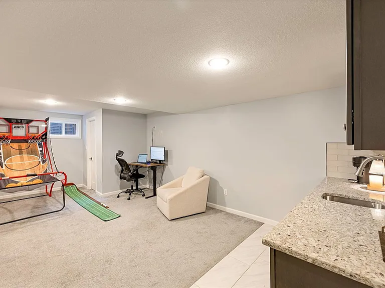 8107 W 101st St — Photo 28