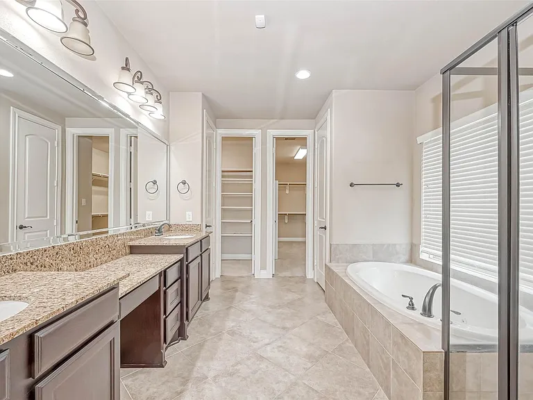 27415 Blinkwood Park — Photo 16