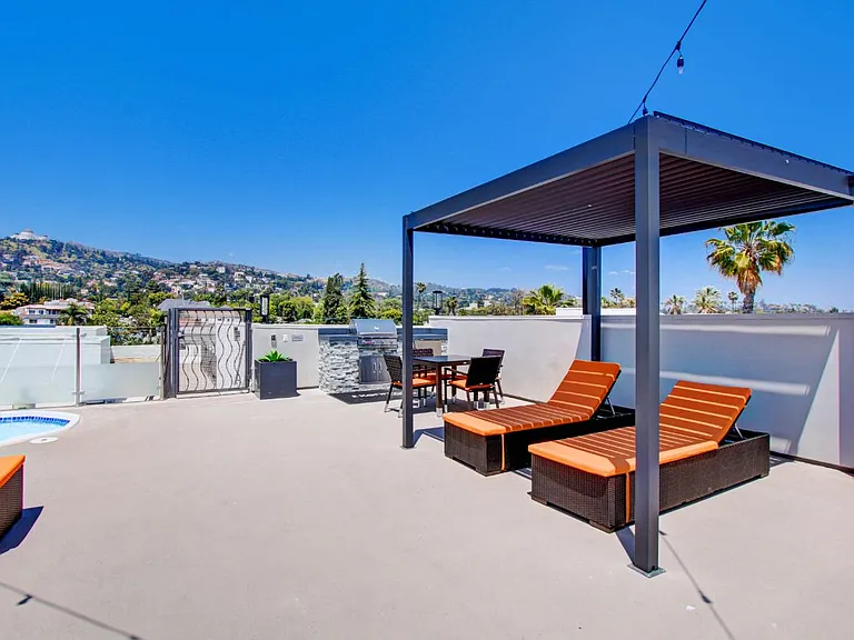 The Kenmore Los Feliz — Photo 16