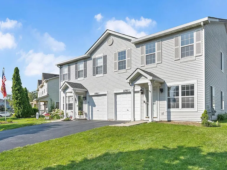 2707 River Bend Ln — Photo 2