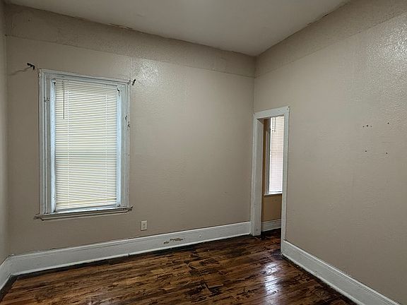 5th image of 1734 Dragoon St