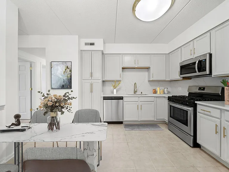 8747 W Bryn Mawr Ave #504 — Photo 7