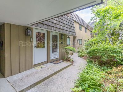 102 Ledgebrook Dr, Norwalk, CT, 06854