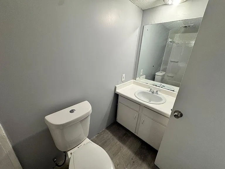 225 W McDowell Rd — Photo 52