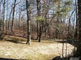 27 Clay St, Huntington Station, NY 11746