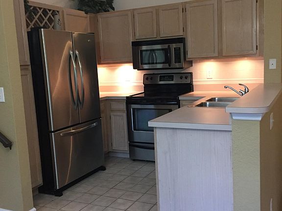 5th image of 713 Coral Reef Dr