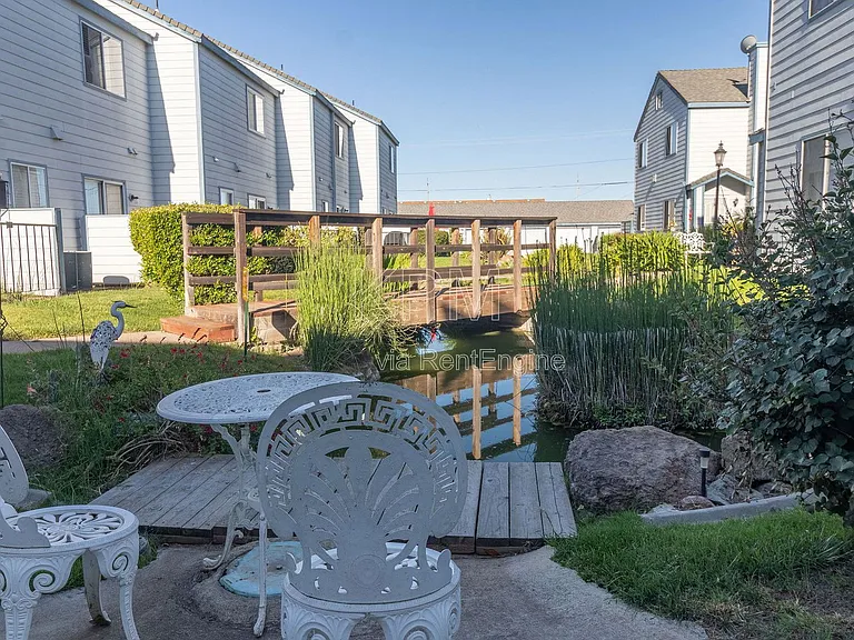 445 Almond Dr #80 — Photo 18