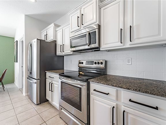 4th image of 670 Morningside Dr