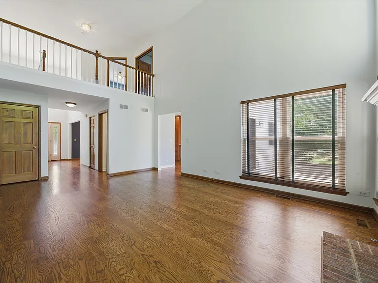 854 Deep Woods Ct — Photo 6
