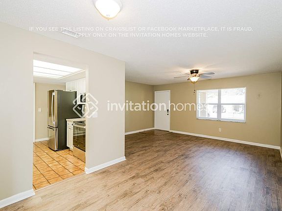 4th image of 7902 Soaring Trail Ln