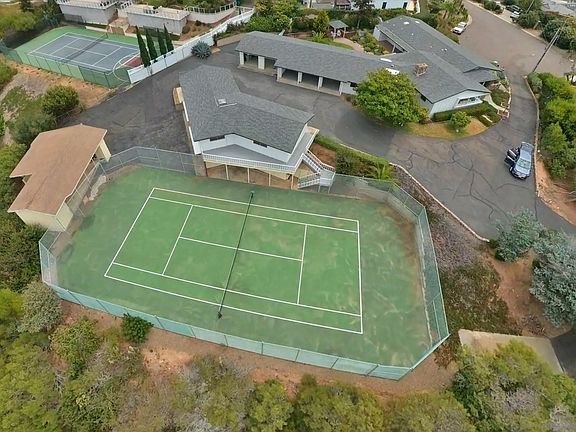 2nd image of 1616 Clemson Cir