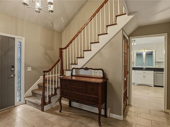 5th image of 22 Overbrook Rd