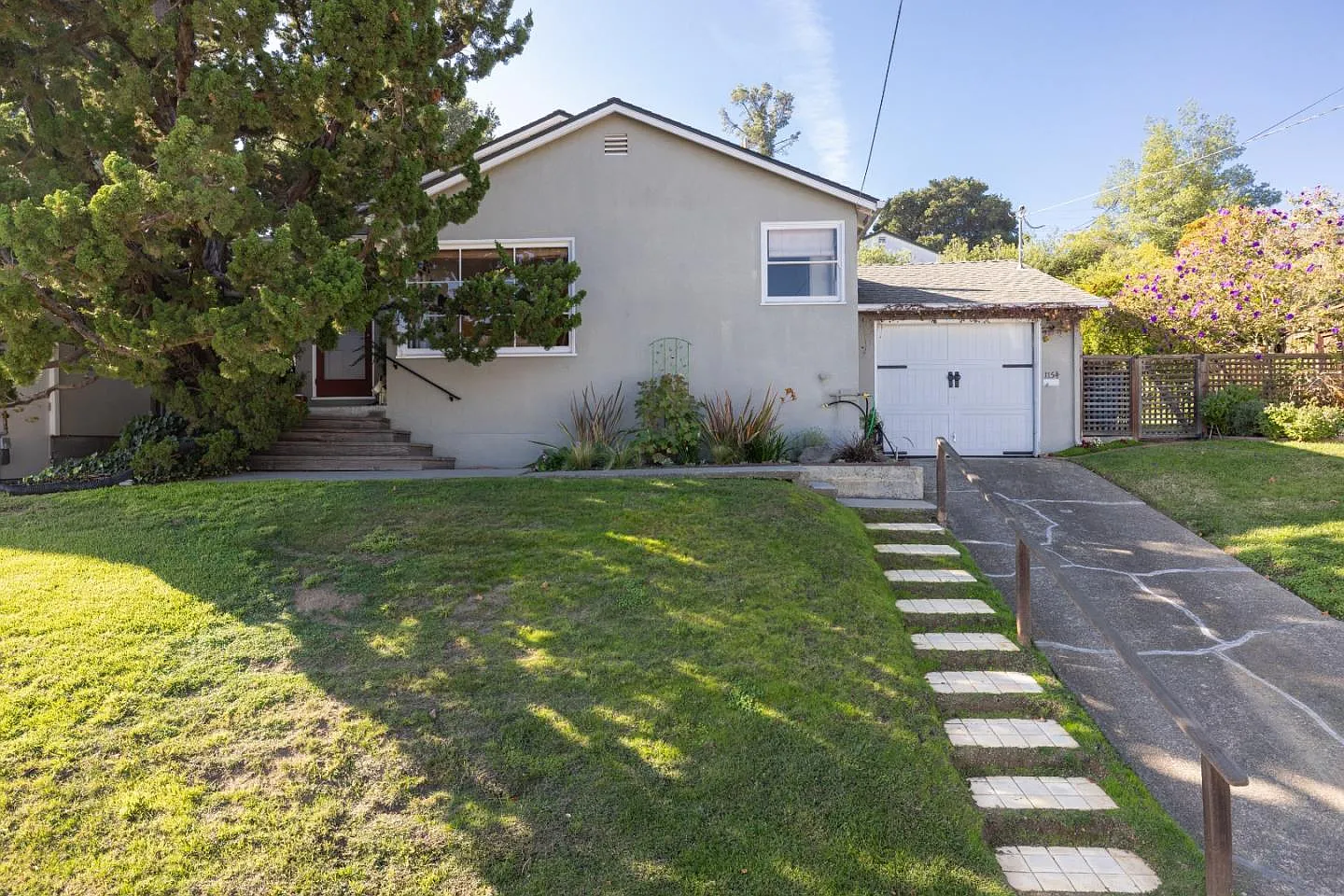 1154 Villa Ave photo 1