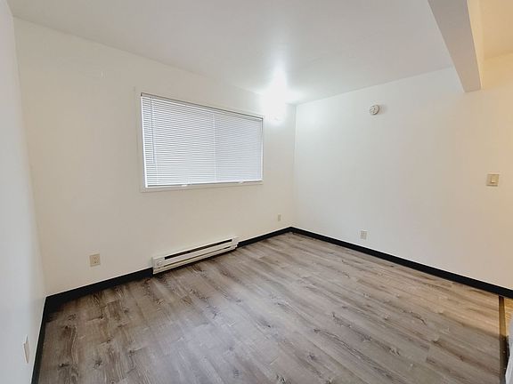 5th image of 711 W Willoughby Ave #16
