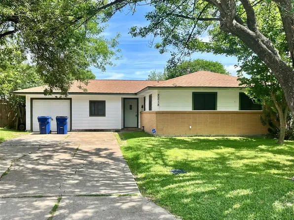 2218 19th Ave N, Texas City, TX 77590