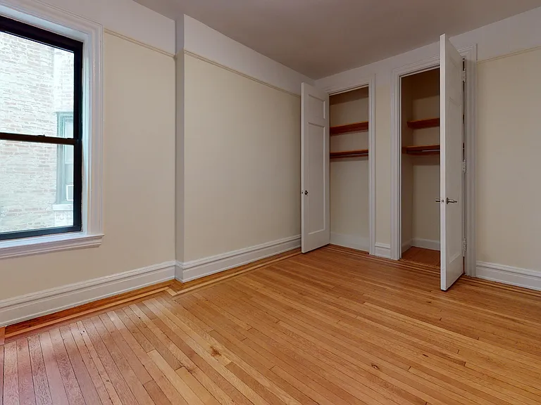 656 W 204th St #34 — Photo 6
