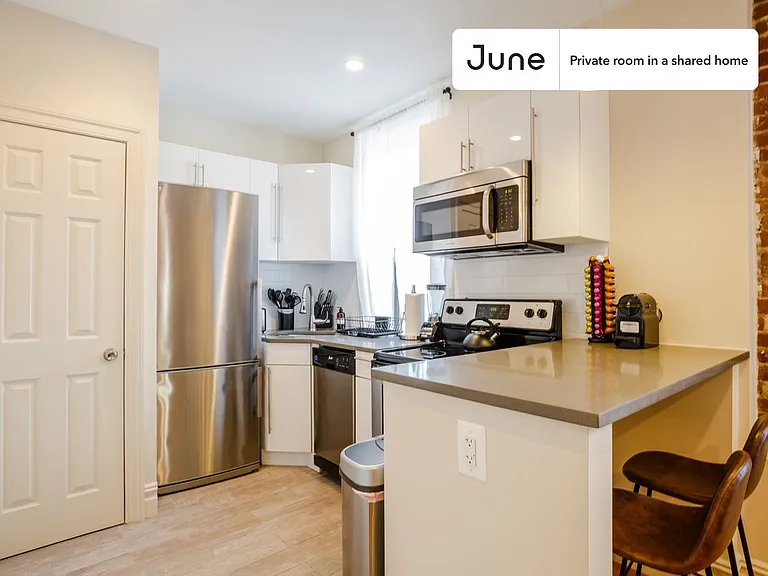 941 Columbus Ave #C — Photo 6