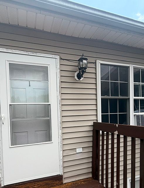 1st image of 608 Wolcott Rd APT 1