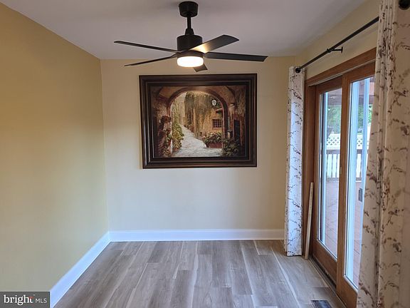 5th image of 9 Jones Ave