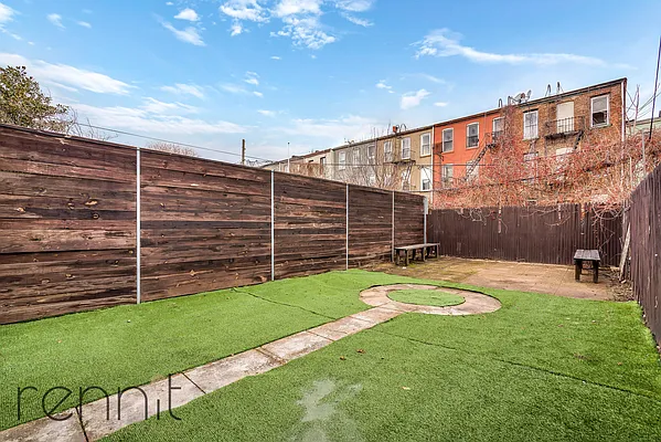 Rented by Rennit Inc. | media 9