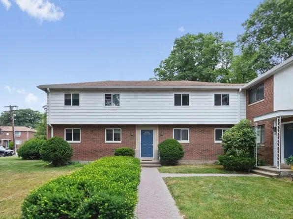 208 Bishop Dr Unit 208, Framingham, MA 01702