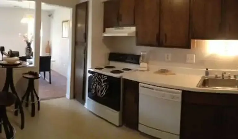 Oak Ridge Apartments — Photo 8