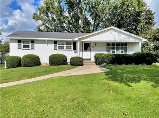 98 Pine Valley Dr, Rochester, NY 14626