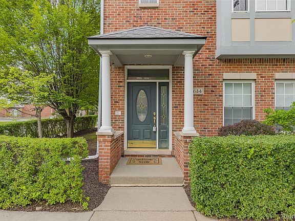 4th image of 1614 Town Commons Dr