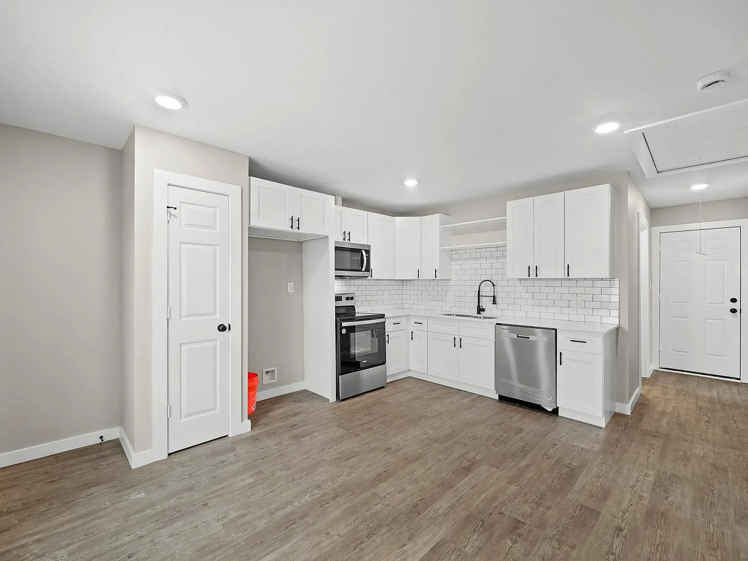 2 bed, 1.0 bath, 625 sqft, $1,275 — Photo 4