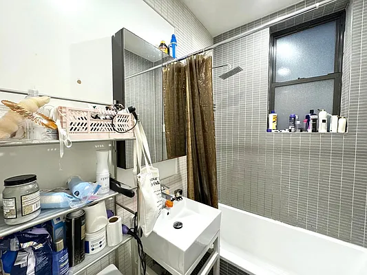 Rented by Pear NYC LLC | media 27