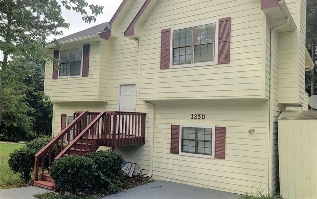 1230 Winslow Dr — Photo 1