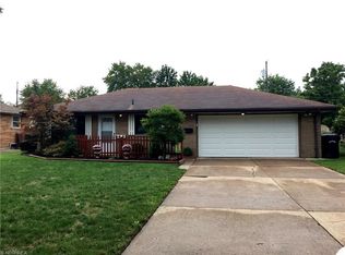 548 High St, Elyria, OH 44035
