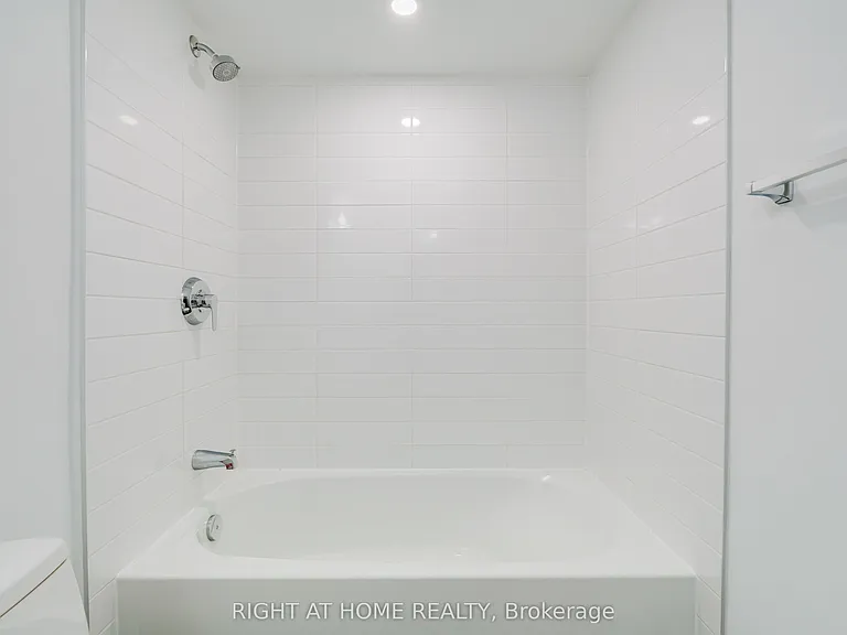 897 College St W #518 — Photo 5