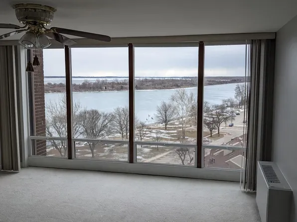 20 Chestnut St APT 1003, Wyandotte, MI 48192