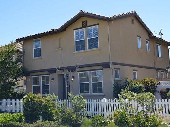 3rd image of 332 E Alcazar Dr