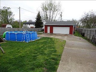 2nd image of 205 Carol Ln
