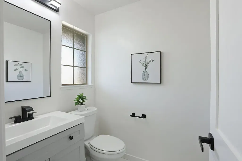3 bed, 2.5 bath, 1939 sqft, $4,100 — Photo 4