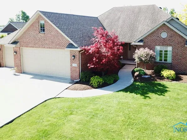 5744 Eagles Landing Dr, Oregon, OH 43616