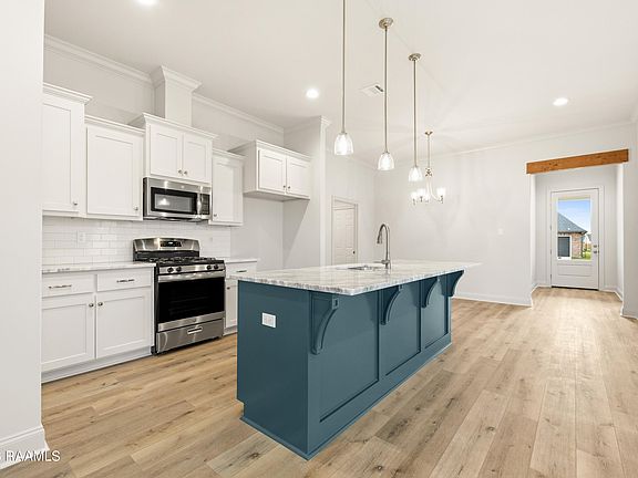 4th image of 111 Lilian Ln