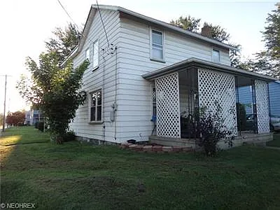 149 Thomas St photo 1