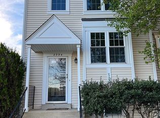 2394 Hunters Square Ct, Reston, VA 20191
