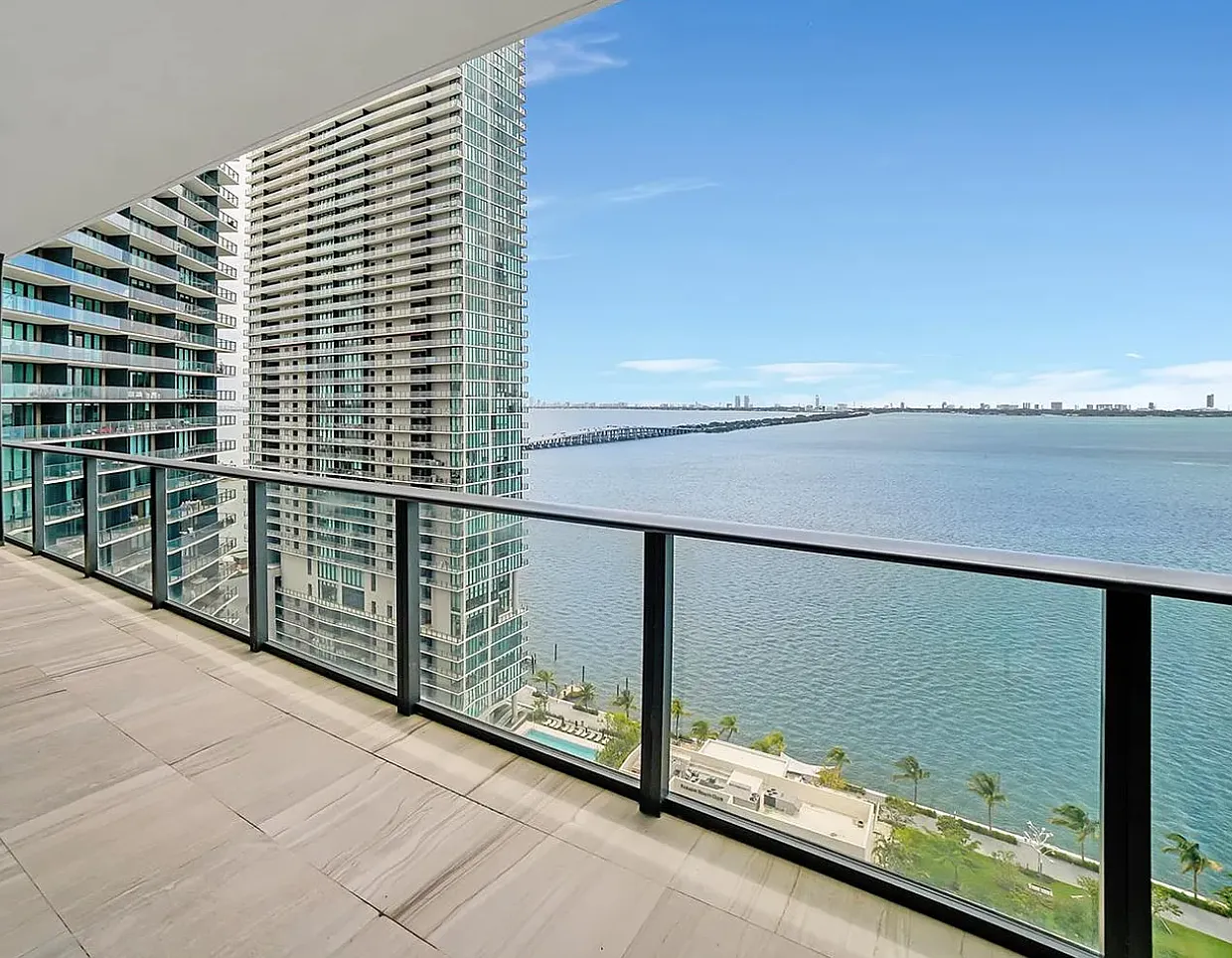 2 bed, 1143 sqft, $5,000 — Photo 2