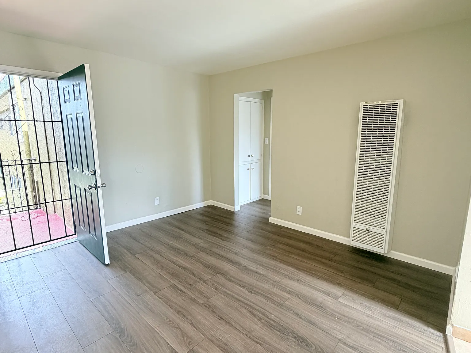 3 bed, 750 sqft, $2,295 — Photo 4
