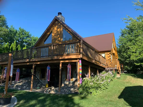 5516 N Merry Ct, Sanford, MI 48657