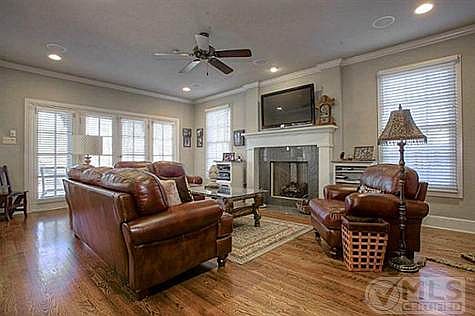 3rd image of 3048 Elm River Dr