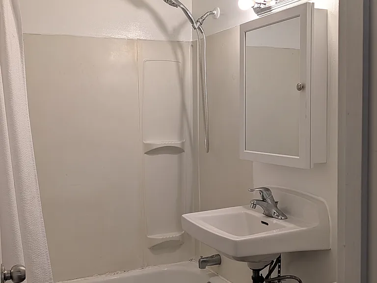 1492 Main St #1 — Photo 9