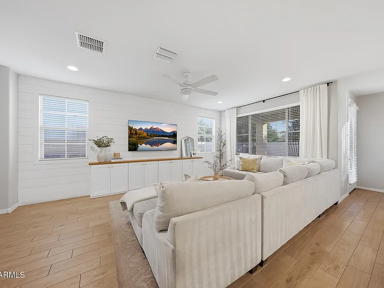 905 S Canal Dr #13 — Photo 5