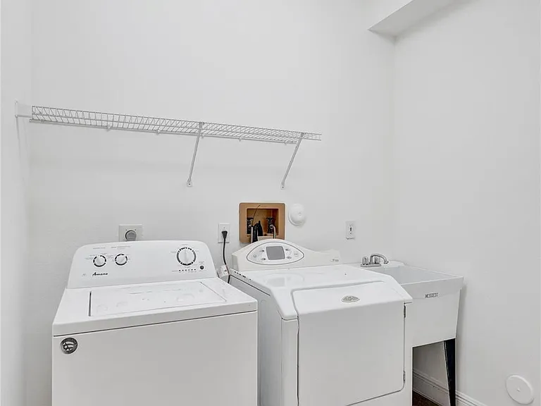 10902 Tamoron Ln — Photo 63