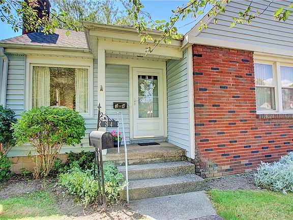 2nd image of 34 Hillcrest Dr